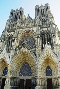 Visit of the Cathedral of Reims during a wine day tour
