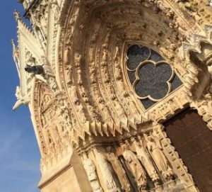 Visit of the Cathedral of Reims during a wine day tour