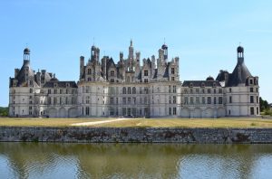 Loire prestige tour and visit of Chambord castle during a luxury wine day tour from Paris