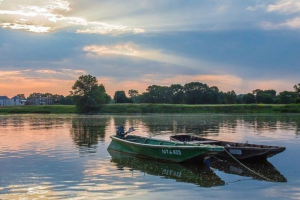 Peaceful rivers and castles is what you may expect while in the Loire Valley during our Loire & Champagne wine tour.