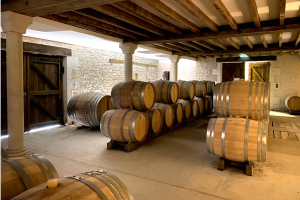 Find out more about Oak wood barrel aging during our private sancerre wine tour.
